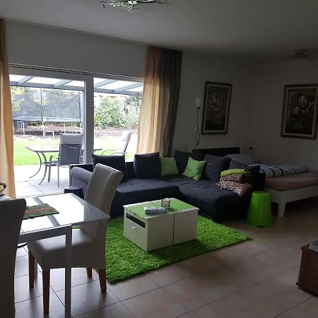 Ebenerdig Mit Terrasse & Garten, Wlan & Parkplatz! Self Check-In & Check-Out! Schwedenofen! Apartment Auggen Exterior photo
