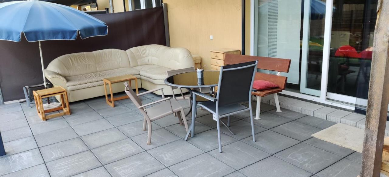 Ebenerdig Mit Terrasse & Garten, Wlan & Parkplatz! Self Check-In & Check-Out! Schwedenofen! Apartment Auggen Exterior photo